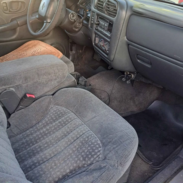 2001 Chevrolet S-10 - Image 8 of 12