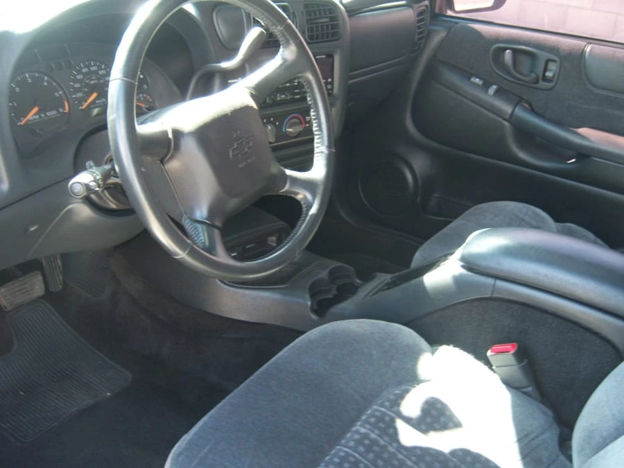 2001 Chevrolet S-10 - Image 4 of 7