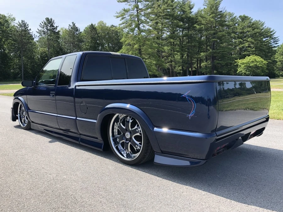 2001 Chevrolet S-10 - Image 2 of 12