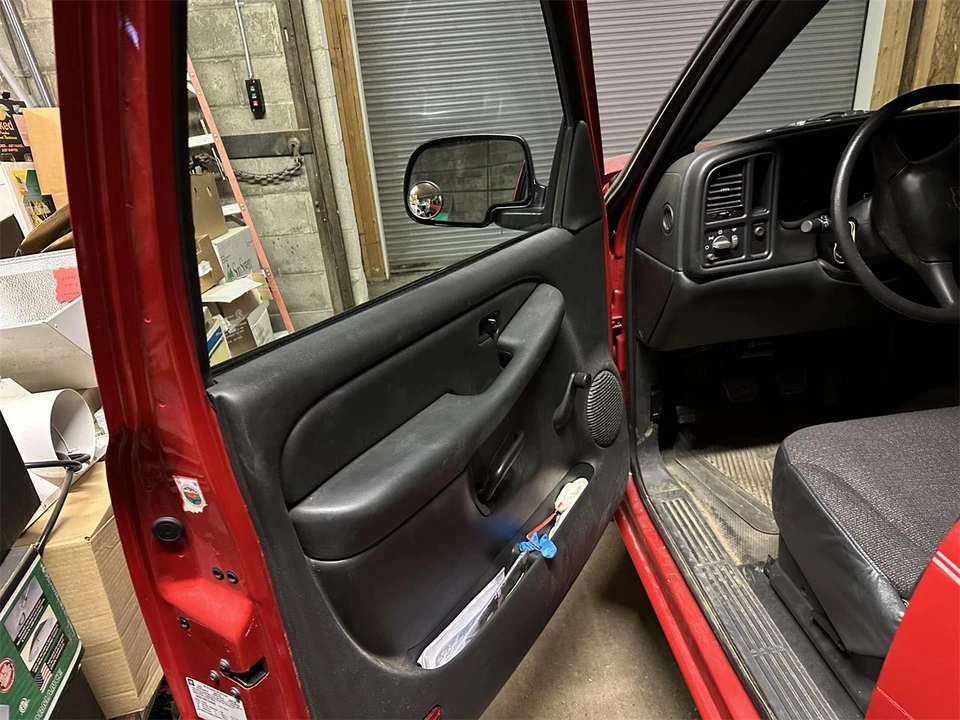 2001 Chevrolet Silverado 1st Gen - Image 4 of 31