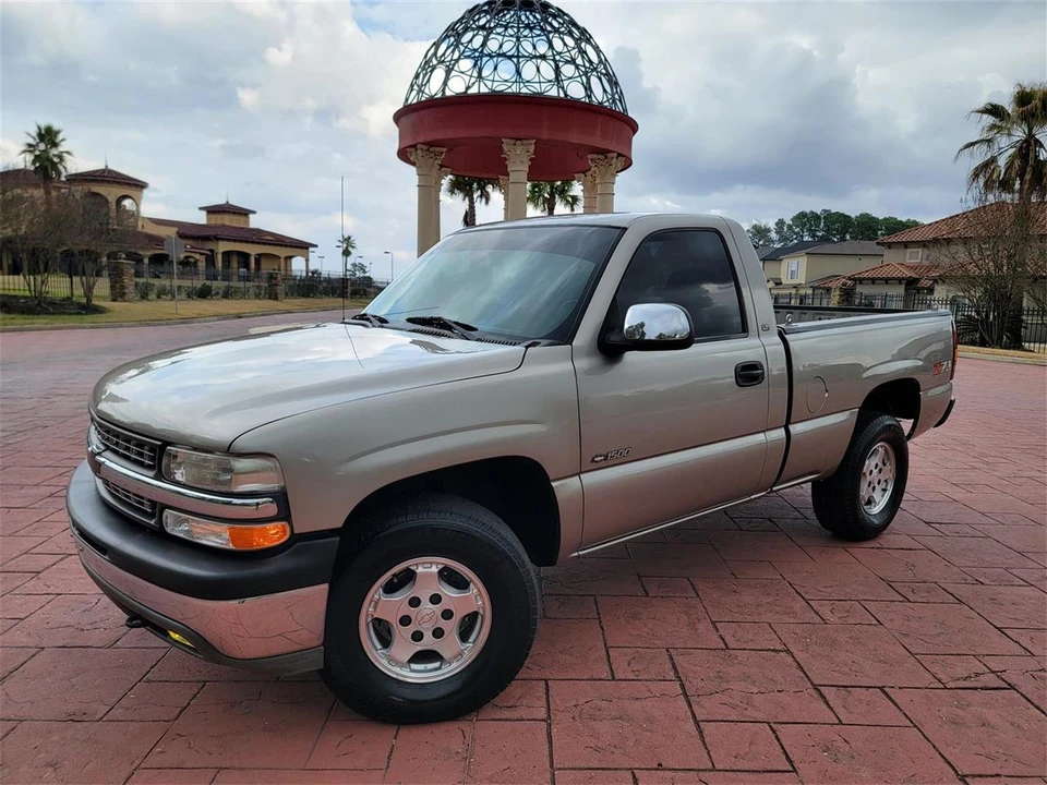 2001 Chevrolet Silverado 1st Gen - Image 4 of 31