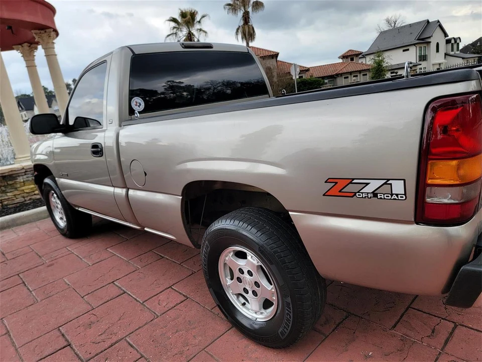 2001 Chevrolet Silverado 1st Gen - Image 9 of 31