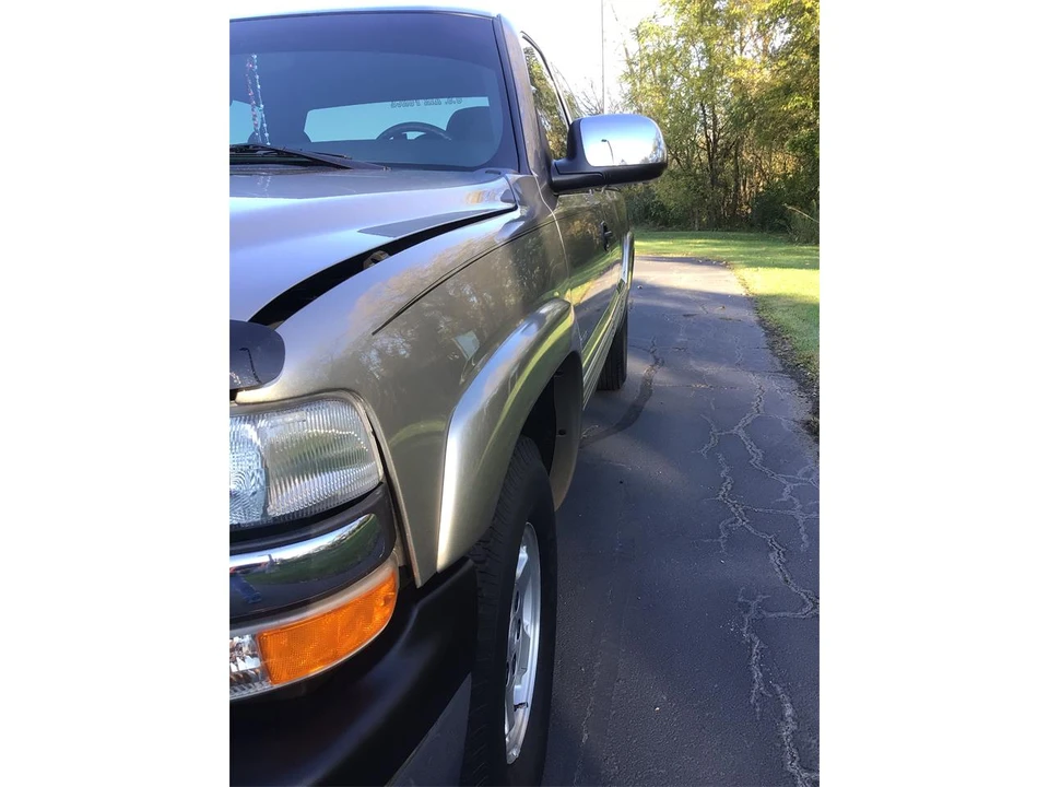 2001 Chevrolet Silverado 1st Gen - Image 3 of 15