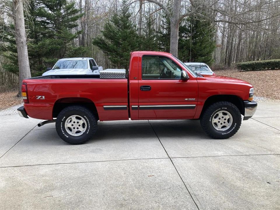 2001 Chevrolet Silverado 1st Gen - Image 5 of 23