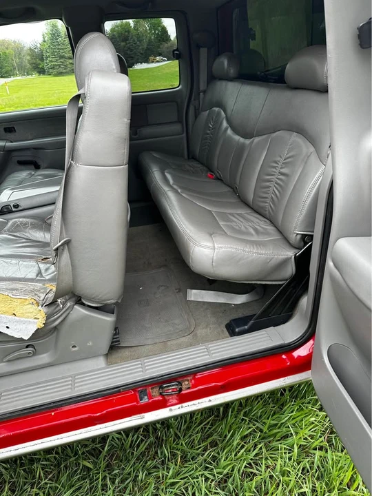 2001 Chevrolet Silverado - Image 3 of 11