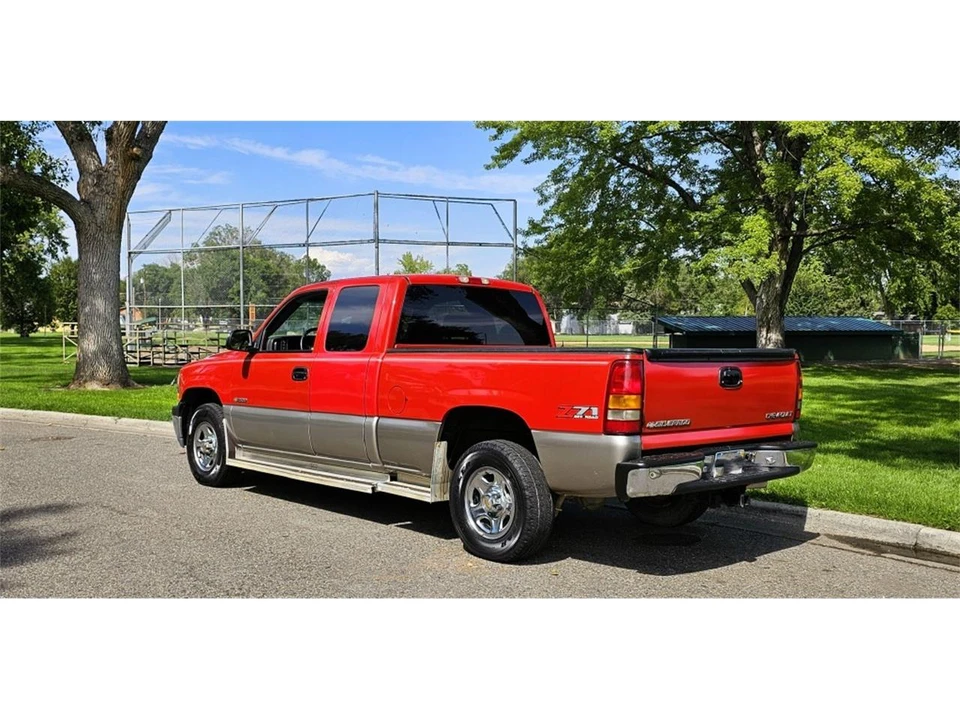 2001 Chevrolet Silverado 1st Gen - Image 3 of 31