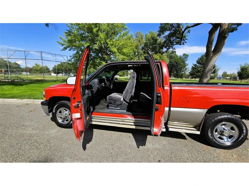 2001 Chevrolet Silverado 1st Gen - Image 9 of 31