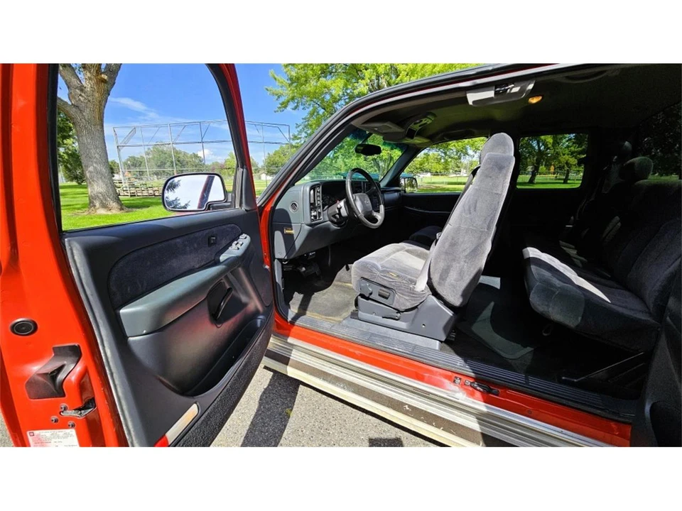 2001 Chevrolet Silverado 1st Gen - Image 10 of 31