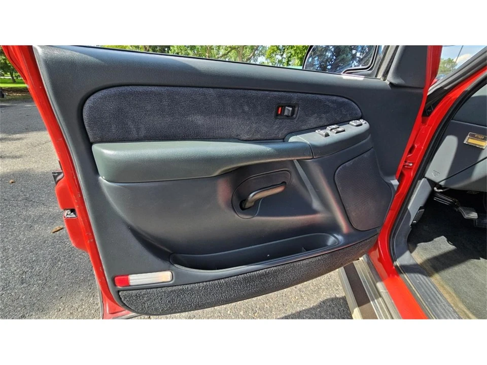 2001 Chevrolet Silverado 1st Gen - Image 11 of 31