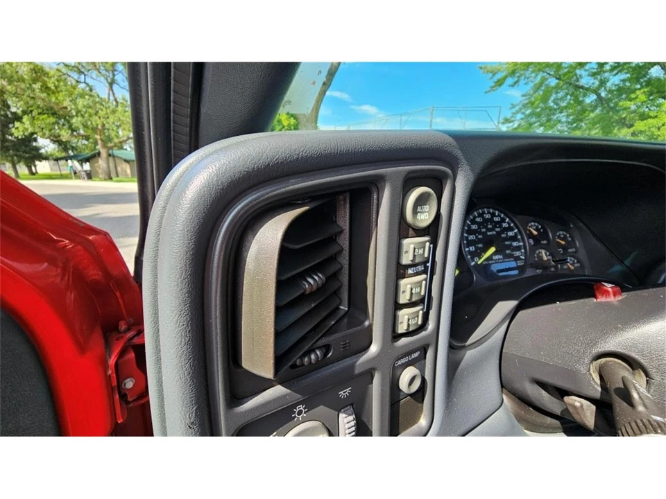 2001 Chevrolet Silverado 1st Gen - Image 18 of 31