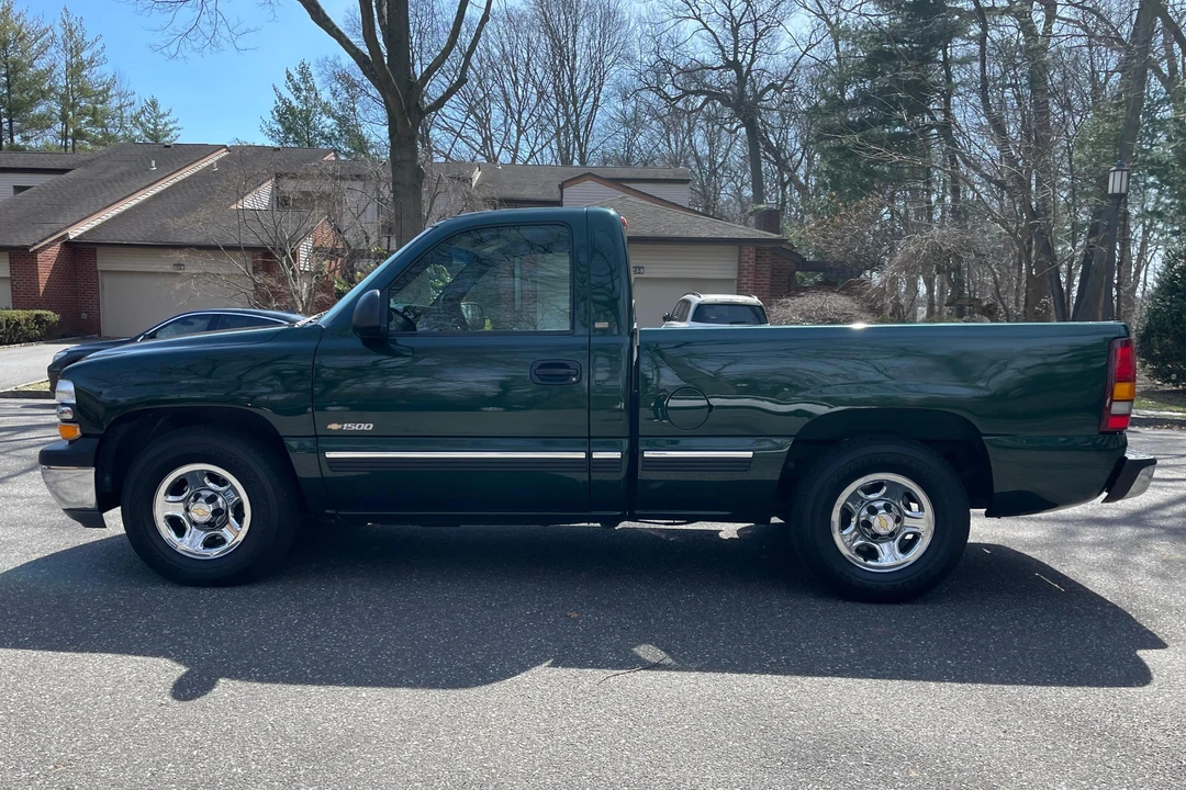 2001 Chevrolet Silverado 1st Gen - Image 3 of 31