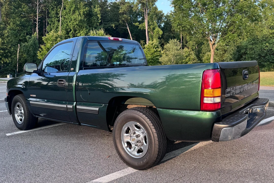 2001 Chevrolet Silverado 1st Gen - Image 4 of 31