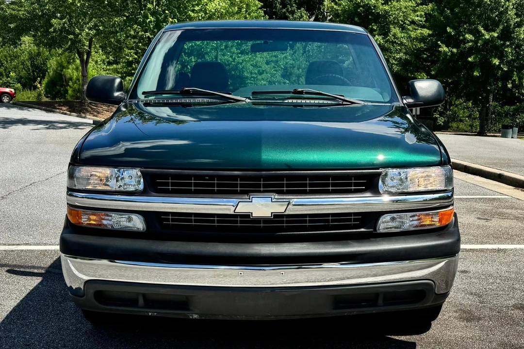 2001 Chevrolet Silverado 1st Gen - Image 2 of 31