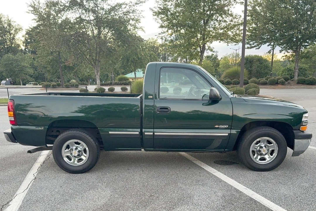 2001 Chevrolet Silverado 1st Gen - Image 3 of 31