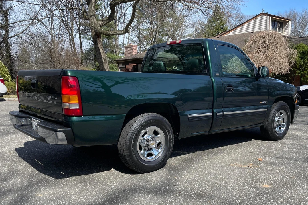 2001 Chevrolet Silverado 1st Gen - Image 4 of 31