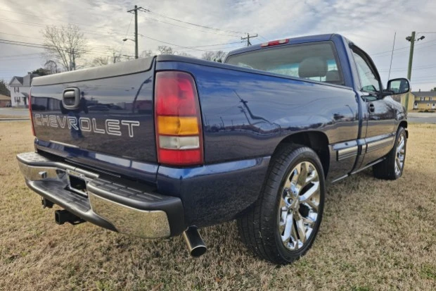 2001 Chevrolet Silverado 1st Gen - Image 2 of 7