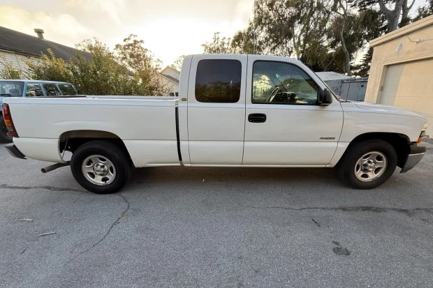 2001 Chevrolet Silverado 1st Gen - Image 3 of 7