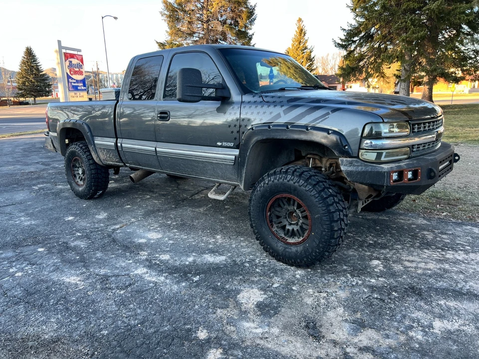2001 Chevrolet Silverado 1st Gen - Image 2 of 2