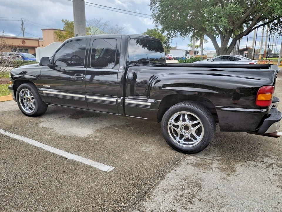 2001 Chevrolet Silverado 1st Gen - Image 2 of 21