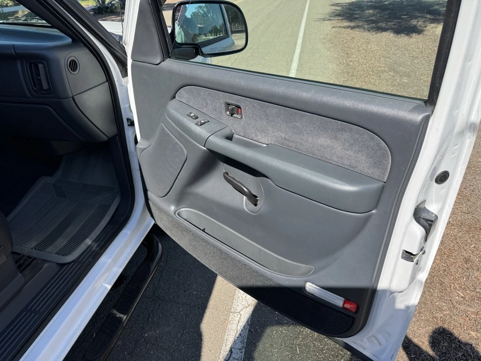 2001 Chevrolet Silverado 1st Gen - Image 20 of 21