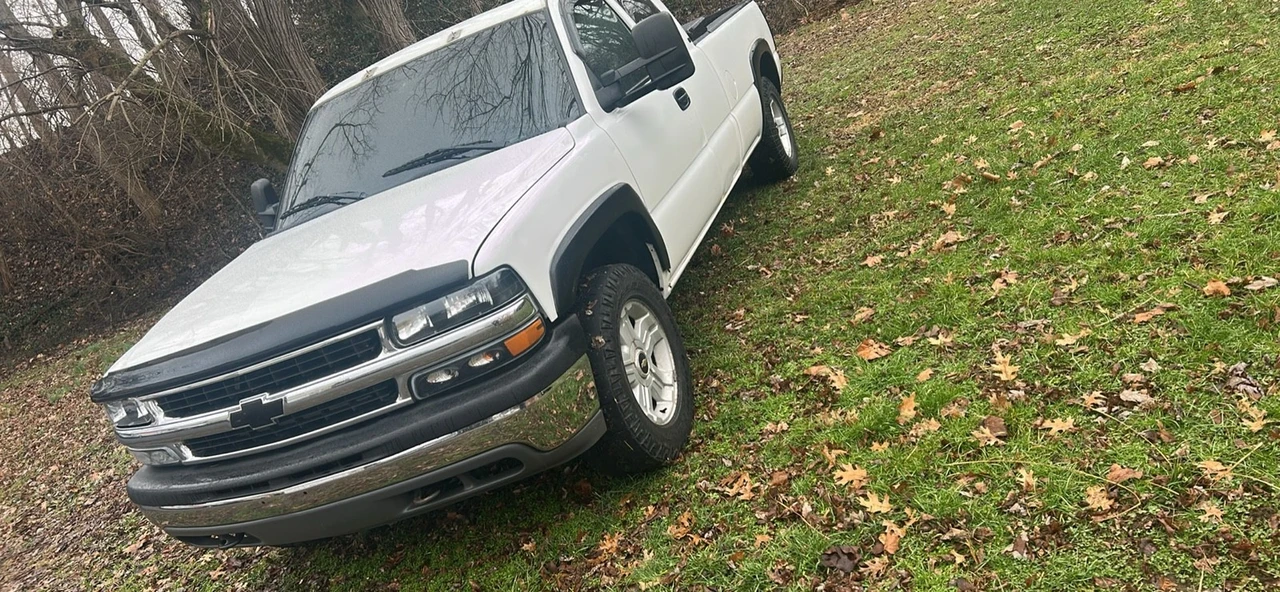 2001 Chevrolet Silverado 1st Gen - Image 2 of 10