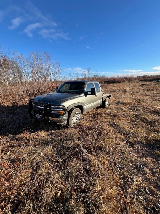2001 Chevrolet Silverado 1st Gen - Image 2 of 16