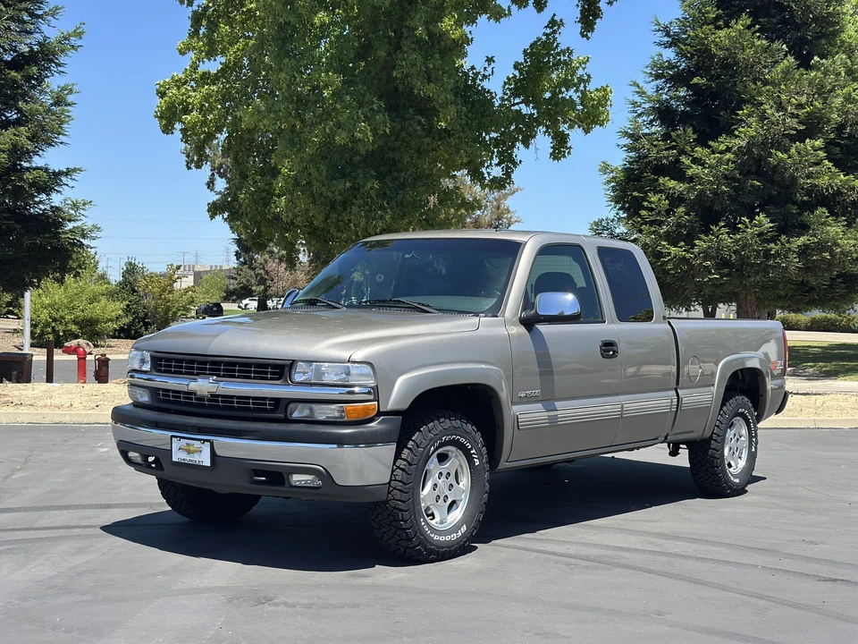 2001 Chevrolet Silverado 1st Gen - Image 2 of 31