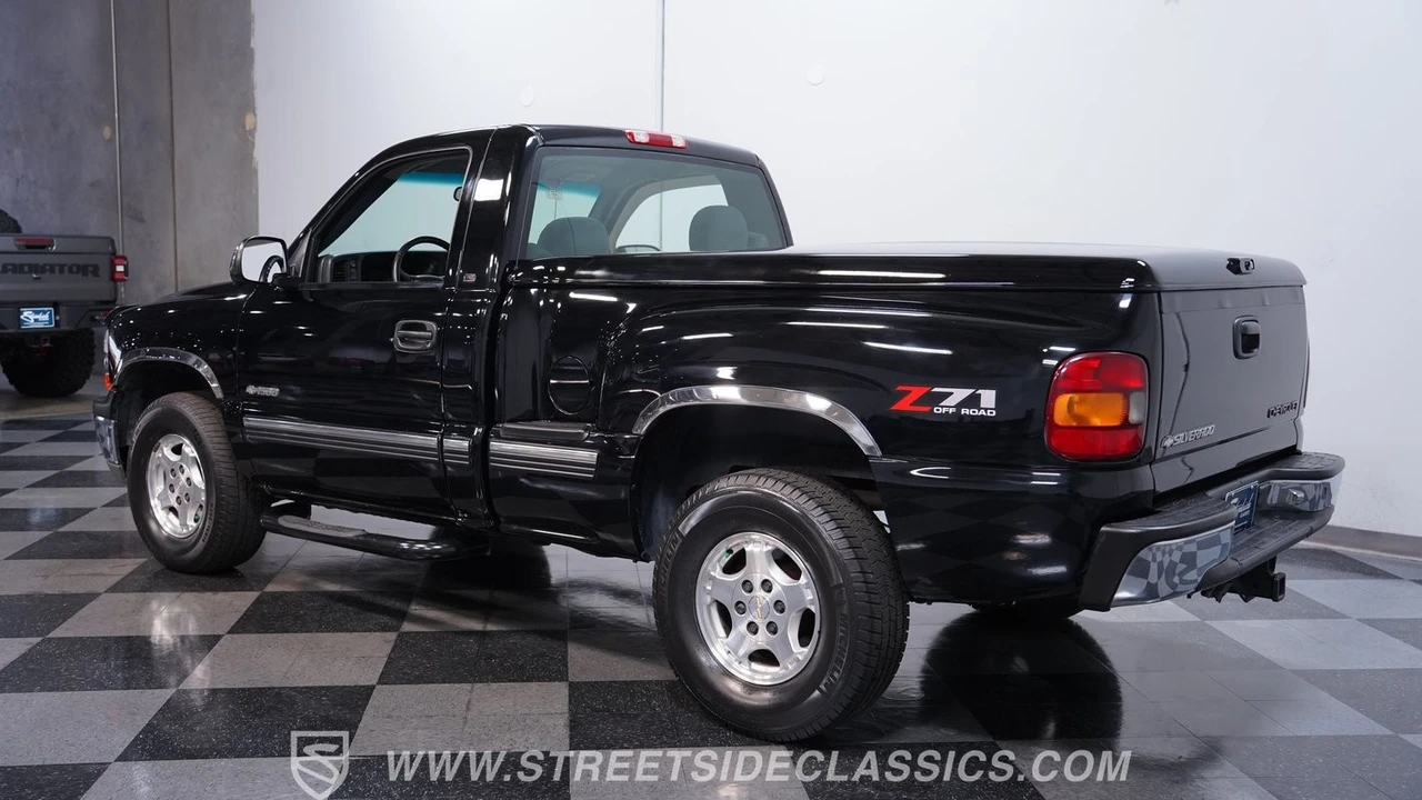 2001 Chevrolet Silverado 1st Gen - Image 9 of 12