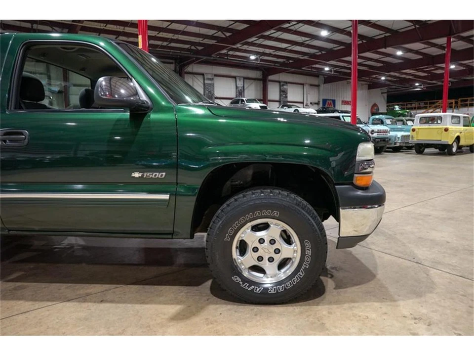 2001 Chevrolet Silverado 1st Gen - Image 11 of 31