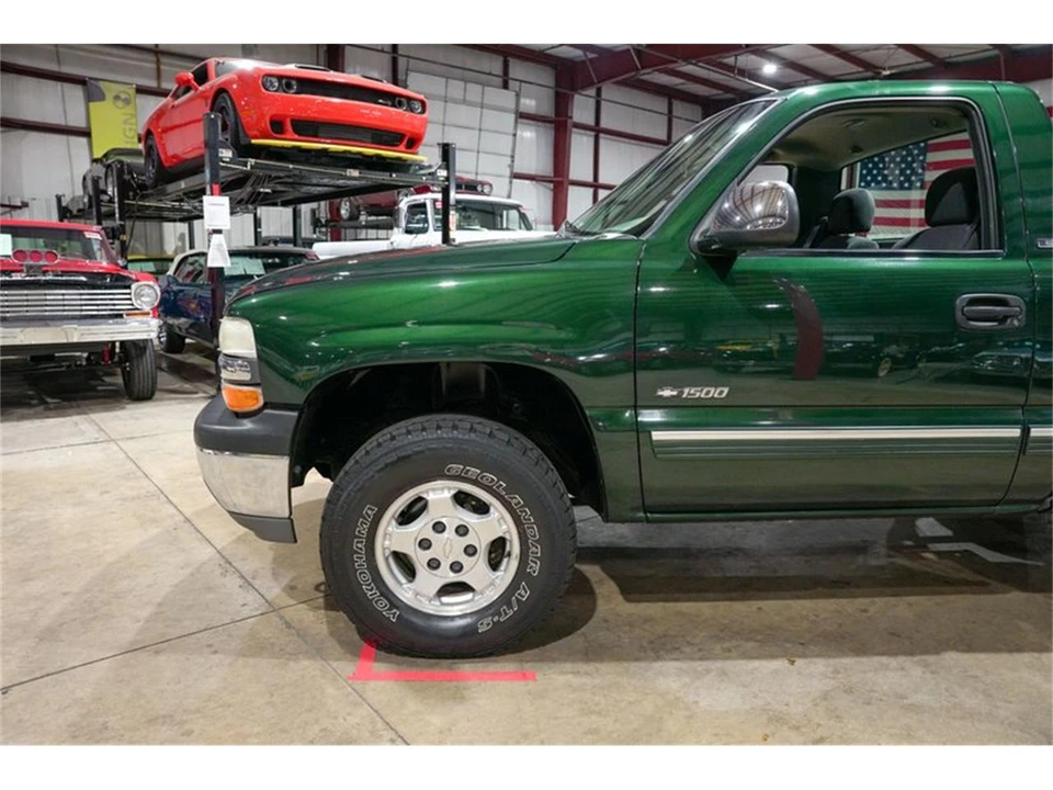 2001 Chevrolet Silverado 1st Gen - Image 3 of 31