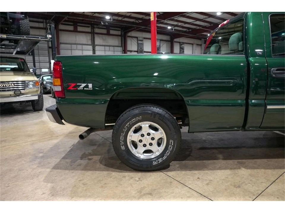 2001 Chevrolet Silverado 1st Gen - Image 9 of 31