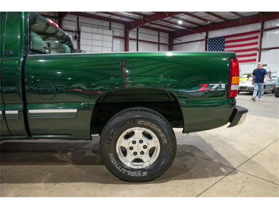 2001 Chevrolet Silverado 1st Gen - Image 5 of 31