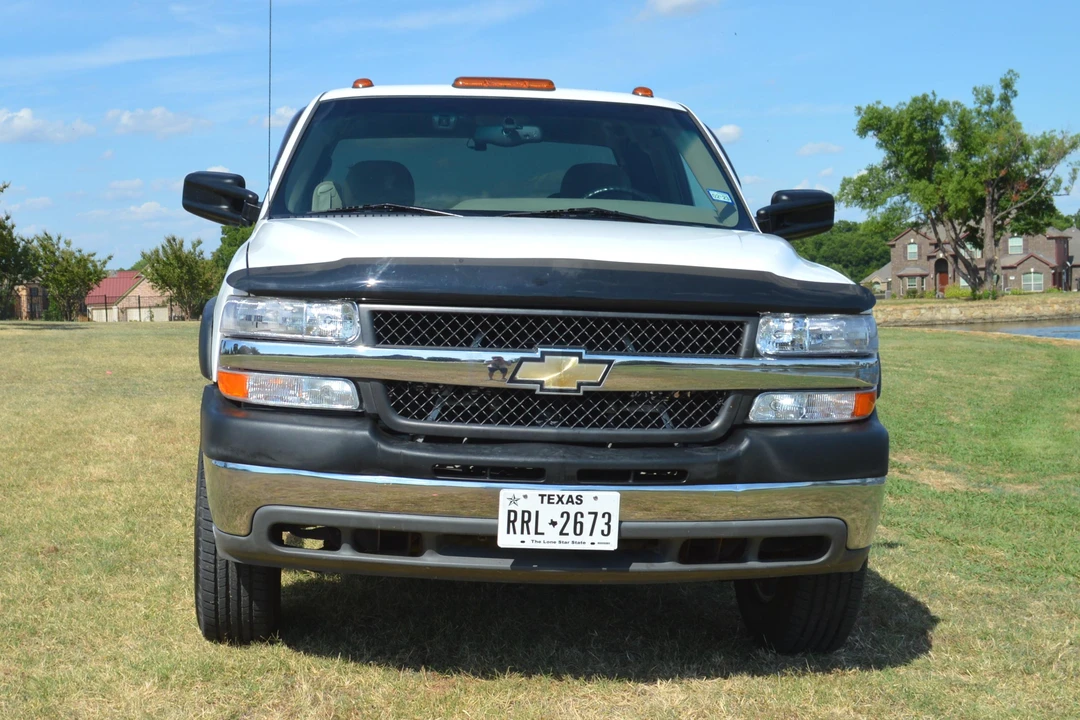 2001 Chevrolet Silverado Heavy Duty 1st Gen - Image 2 of 31