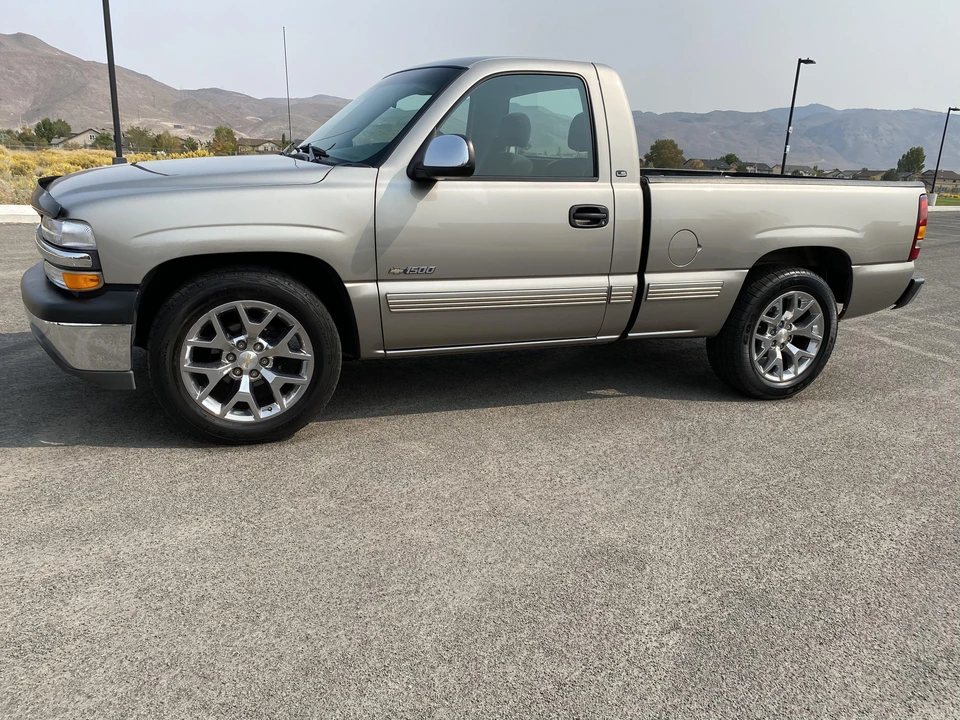 2001 Chevrolet Silverado 1st Gen - Image 7 of 31