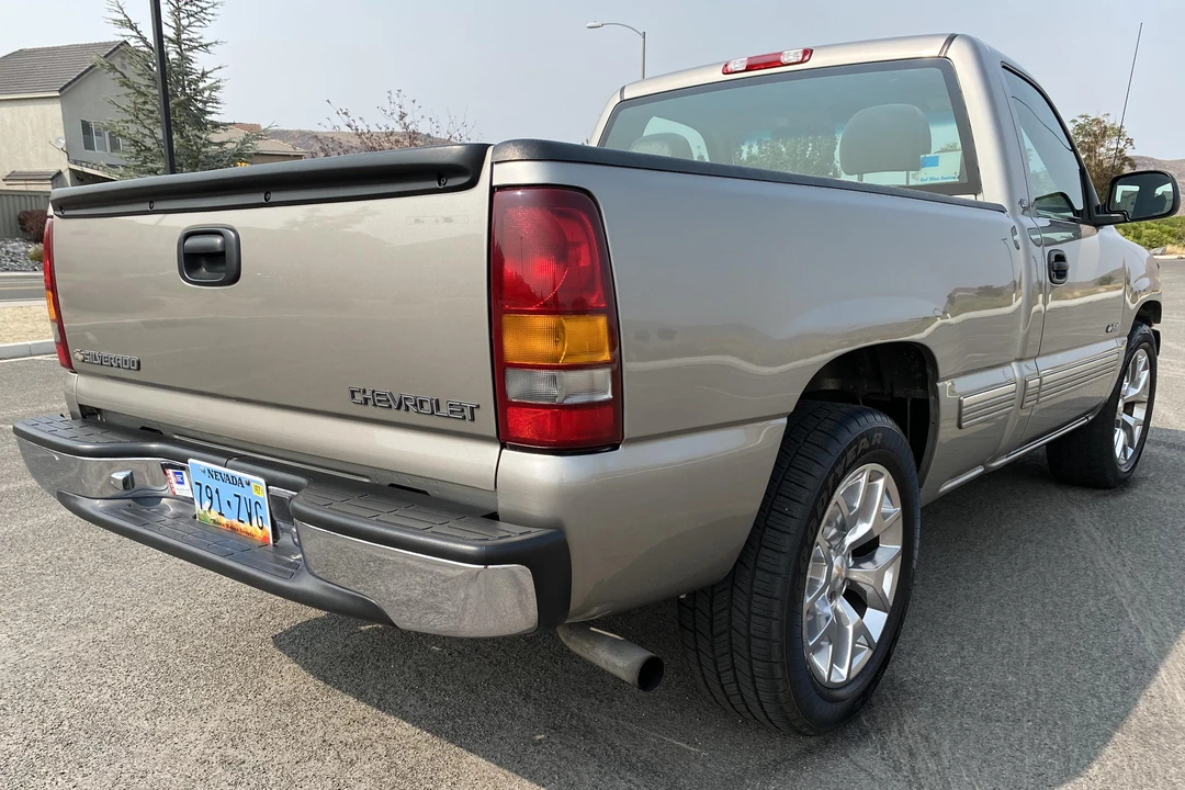 2001 Chevrolet Silverado 1st Gen - Image 4 of 31