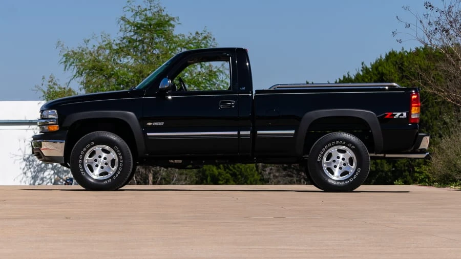 2001 Chevrolet Silverado 1st Gen - Image 2 of 12