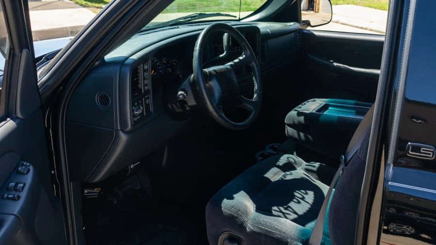 2001 Chevrolet Silverado 1st Gen - Image 4 of 12