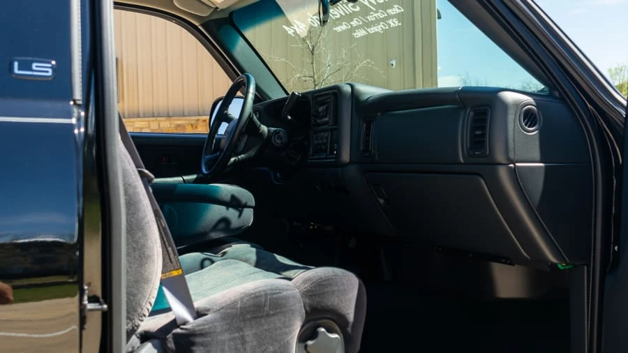 2001 Chevrolet Silverado 1st Gen - Image 5 of 12