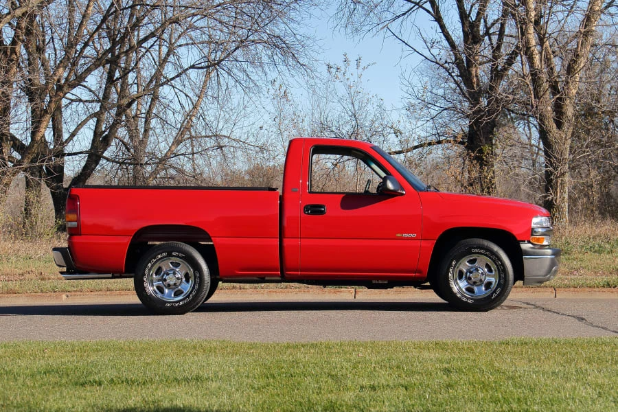 2001 Chevrolet Silverado 1st Gen - Image 2 of 31