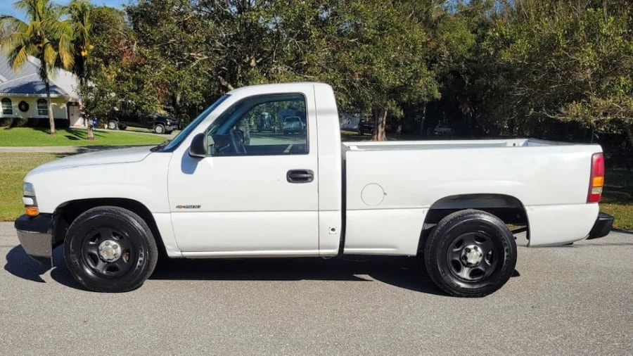 2001 Chevrolet Silverado 1st Gen - Image 2 of 7