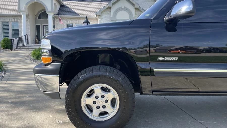 2001 Chevrolet Silverado 1st Gen - Image 3 of 19