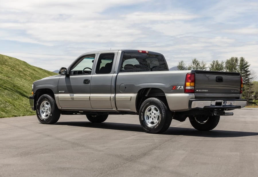 2001 Chevrolet Silverado 1st Gen - Image 2 of 30