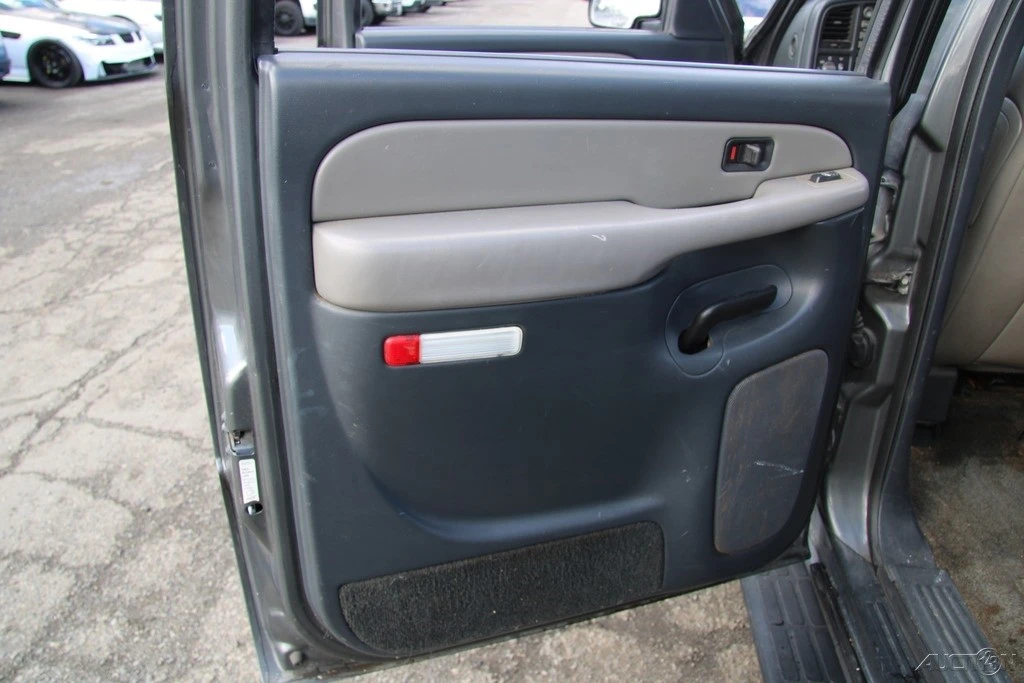 2001 Chevrolet Suburban 9th Gen - Image 20 of 21