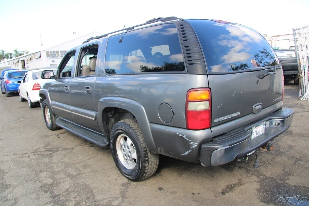 2001 Chevrolet Suburban 9th Gen - Image 4 of 21