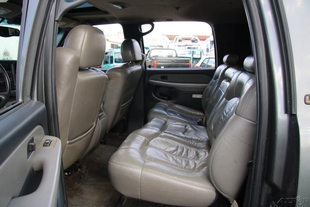 2001 Chevrolet Suburban 9th Gen - Image 21 of 21