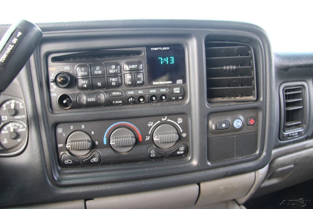 2001 Chevrolet Suburban 9th Gen - Image 19 of 21
