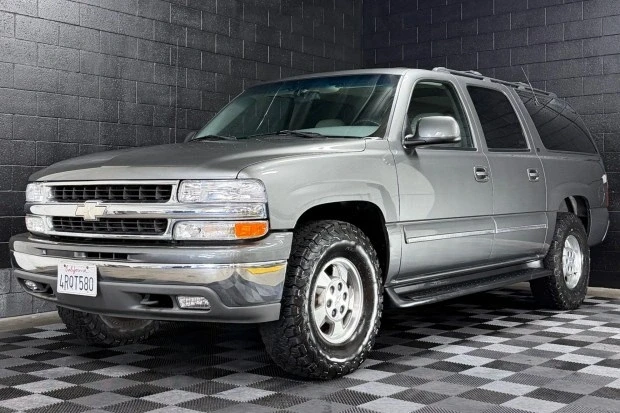 2001 Chevrolet Suburban 9th Gen - Image 3 of 7