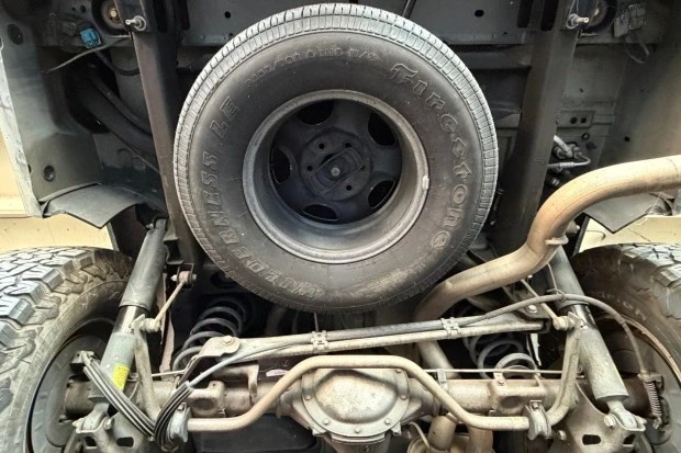 2001 Chevrolet Suburban 9th Gen - Image 7 of 7