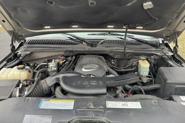 2001 Chevrolet Suburban 9th Gen - Image 6 of 7