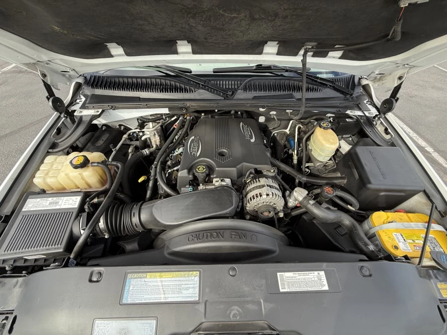 2001 Chevrolet Suburban 9th Gen - Image 17 of 18